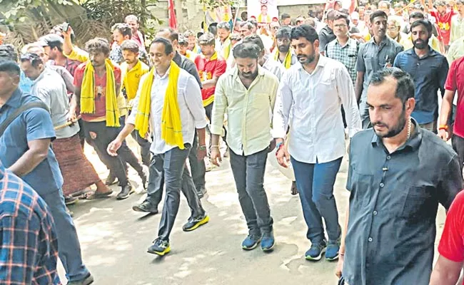 Farmers Refused To Meet Lokesh In Jangareddygudem - Sakshi