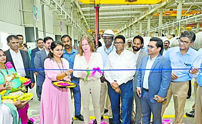 US Consul General Jennifer Lawrence visited Sricity - Sakshi