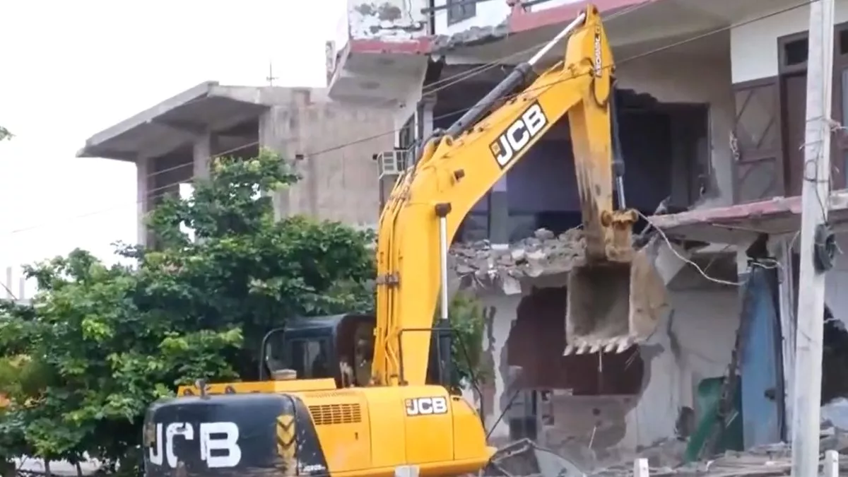 Haryana Violence Nuh Hotel Demolished Fourth Day Bulldozer - Sakshi