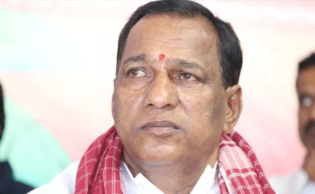 Telangana Minister Malla Reddy Good Gesture To Jawahar Nagar Victim - Sakshi