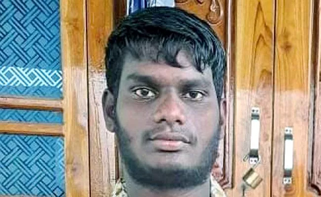 Karimnagar Inter Student Prashanth Self Elimination Drowned Godavari River - Sakshi