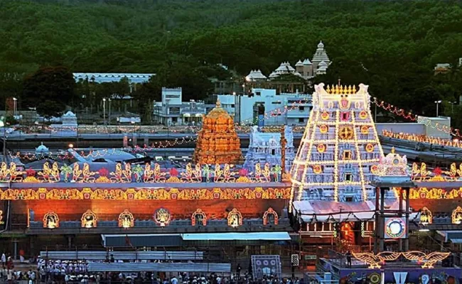 Tirumala Updates Crowd Darshan Timings Today Sep 1 2023 - Sakshi