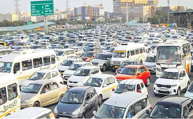 The rush of cars sales during the festive season - Sakshi