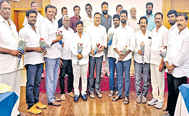 Emergence of Prawn Farmers Federation - Sakshi