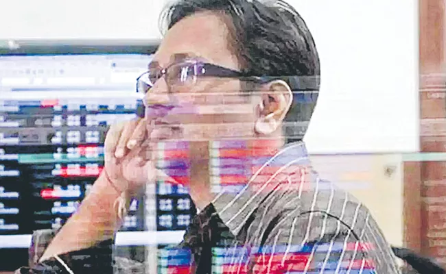 Taking profits at lifetime highs - Sakshi