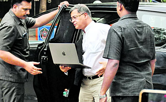 Lawyer Luthra Mulakhat with Chandrababu Naidu - Sakshi