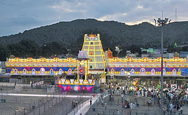 Brahmotsavam buzz in Tirumala - Sakshi