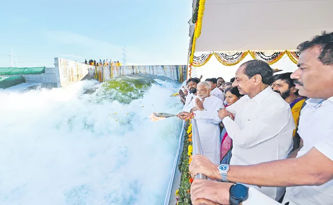 CM KCR At inauguration ceremony of Palamuru-Ranga Reddy project - Sakshi