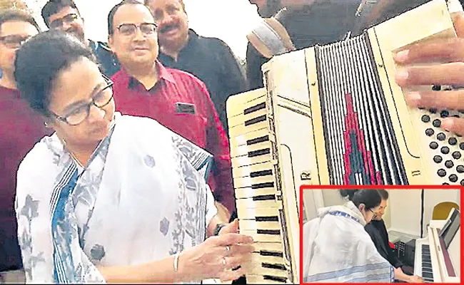 West Bengal Mamata Banerjee plays Rabindranath Sangeet tune on piano in Spain - Sakshi