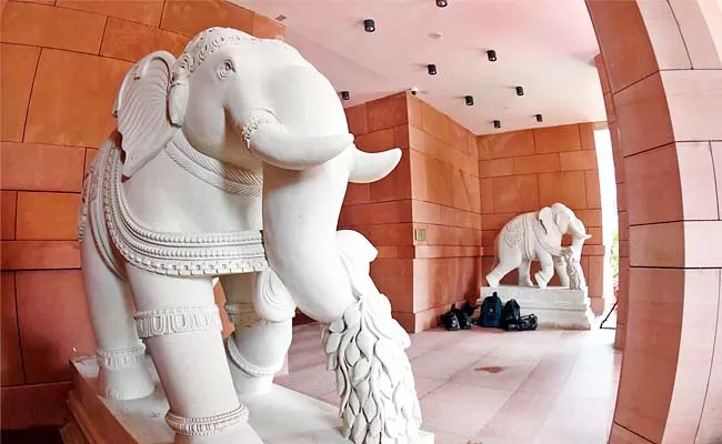 6 Creatures Guard 6 Gates Of New Parliament Building - Sakshi