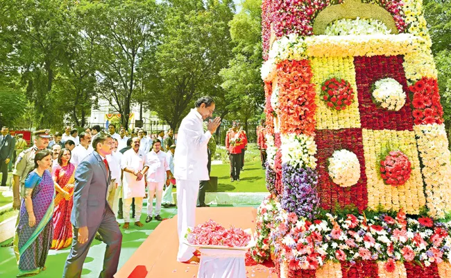 CM KCR Comments At Telangana Liberation Day Celebrations - Sakshi