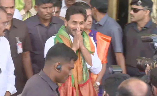 Tirumala Brahmotsavam 2023: CM Jagan Tour Live Updates - Sakshi