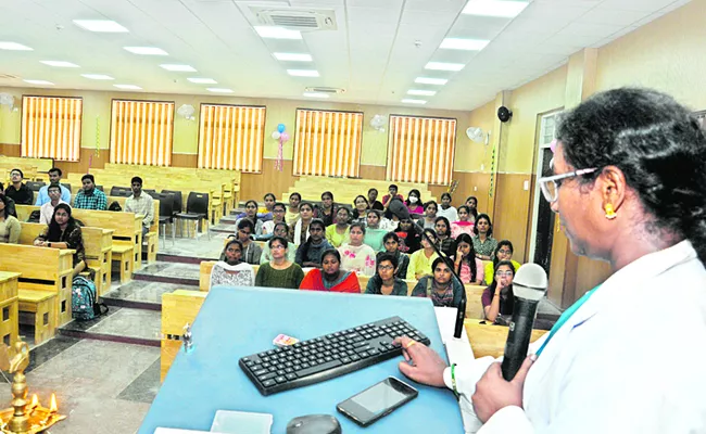 Classes start in new medical colleges - Sakshi