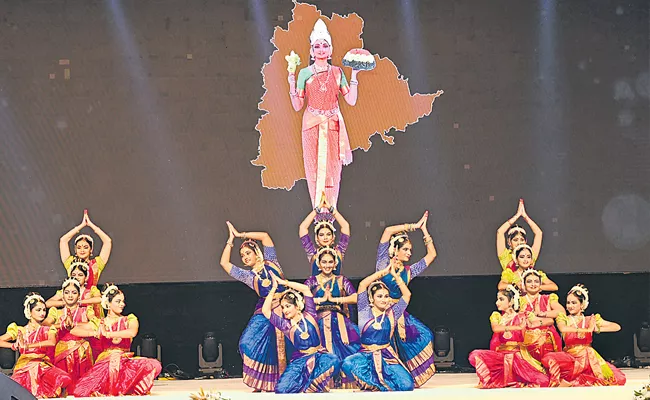 CM KCR at the closing ceremony of Independence Diamond Festival - Sakshi