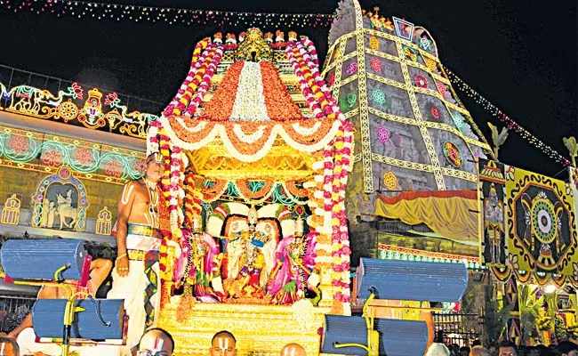 Garuda vahana seva in Tirumala today - Sakshi