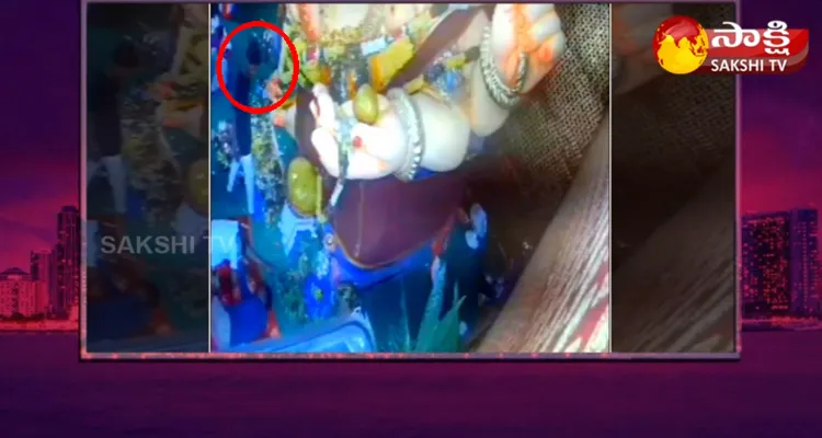 Ganesh Laddu Chori Visuals Caught On Camera At Miyapur