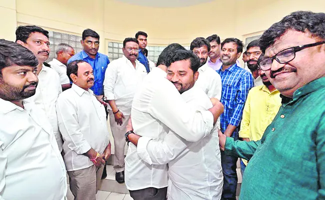 Noted folk singer: YSRTP leader Epuri Somanna join BRS Party - Sakshi