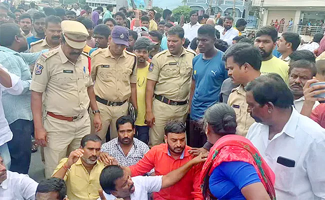 High Tension At shamshabad airport road Amid Locals Protest - Sakshi