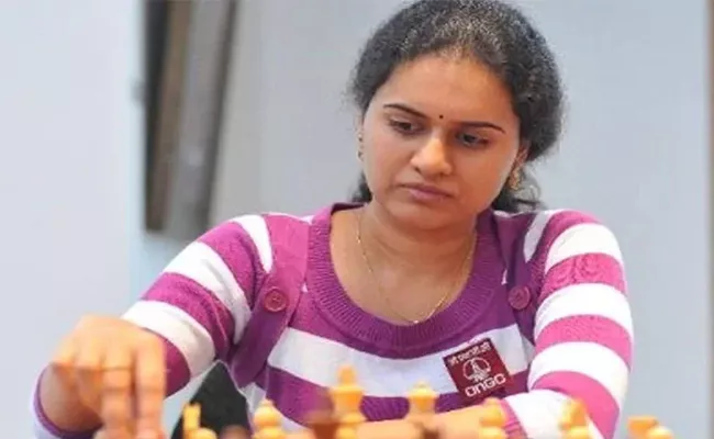 Koneru Humpy wins womens individual round 2 game - Sakshi