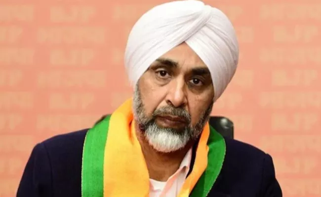 Lookout Notice Against BJP Manpreet Badal - Sakshi