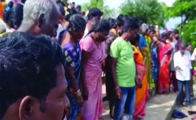 four people drowned pond medak manoharabad  - Sakshi