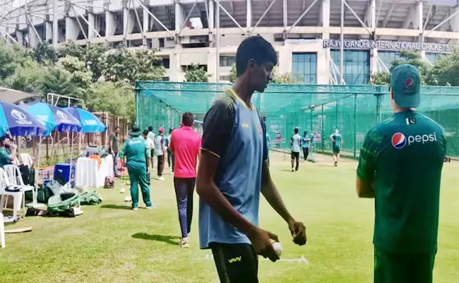 Six feet nine inches giant Nishanth Saranu from Hyderabad impresses Pakistan camp during net session - Sakshi