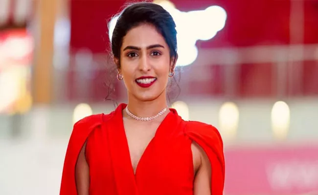 Samyuktha Hegde Latest Video Gets Trolls In Social Media - Sakshi