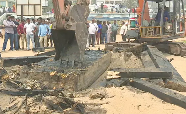 Rare Box Washed Ashore At Visakha YMCA Beach - Sakshi