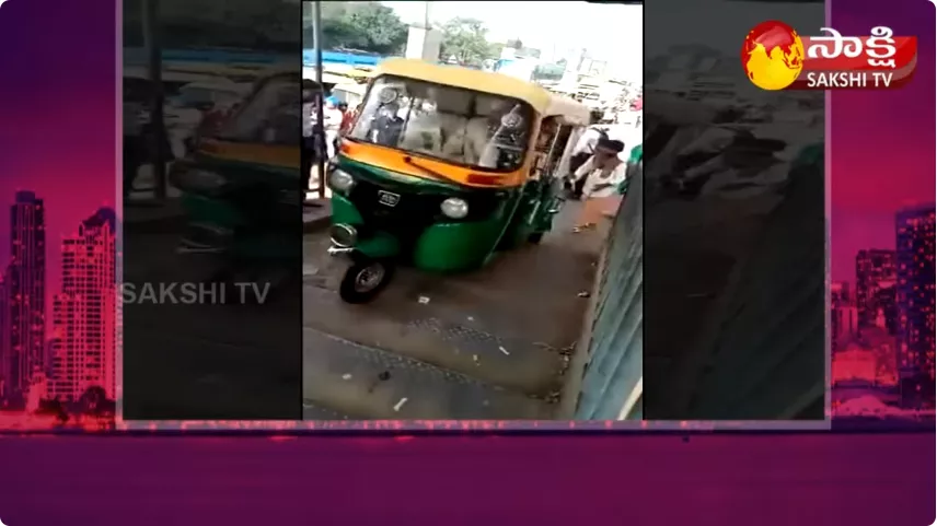 Auto Driver Rides On Foot Over Bridge To Avoid Traffic In Delhi