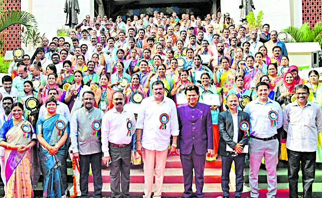 Guru Poojotsavam under the auspices of the State Govt - Sakshi