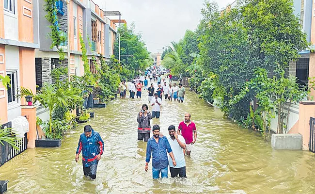 Heavy Rains and Floods All Over Telangana State - Sakshi