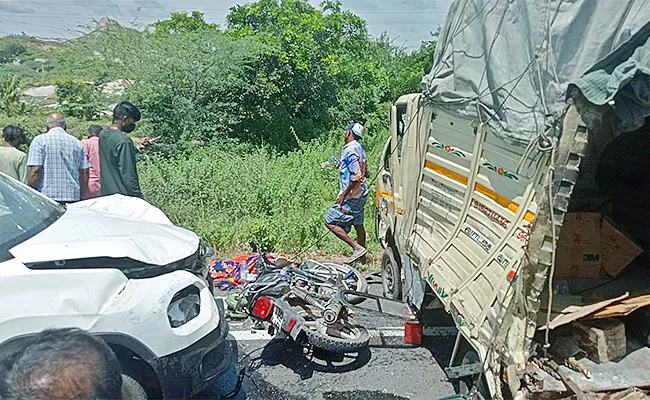 Road Accident In Chittoor District - Sakshi