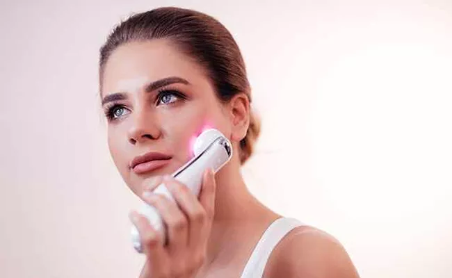 Handheld Facial Massager To Help Collagen Level In Skin - Sakshi