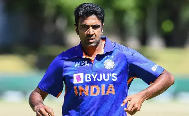 R Ashwin knows Chennais conditions the best: Piyush Chawla - Sakshi