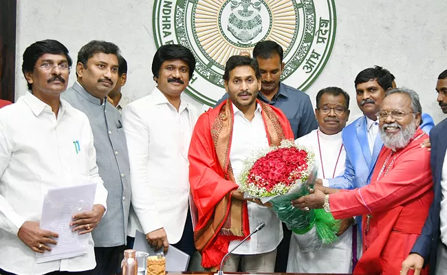 Christian Representatives Meet Cm Jagan - Sakshi