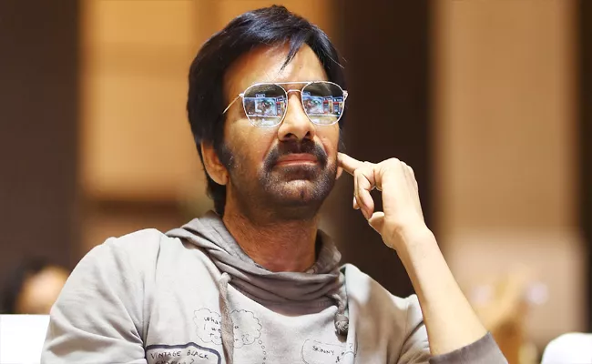 Abhishek Agarwal: Ravi Teja Injured in Tiger Nageswara Rao Movie Shooting - Sakshi