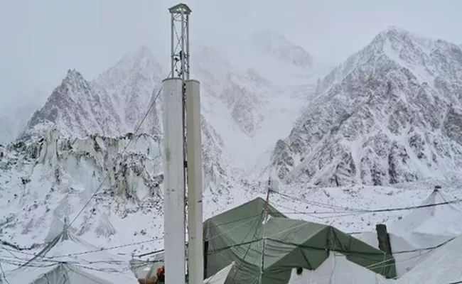 Mobile Tower Installed In Siachen Battlefield - Sakshi