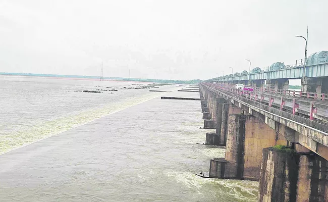 Godavari Tribunal approves 80 TMC of Godavari waters to be diverted to Krishna Delta - Sakshi