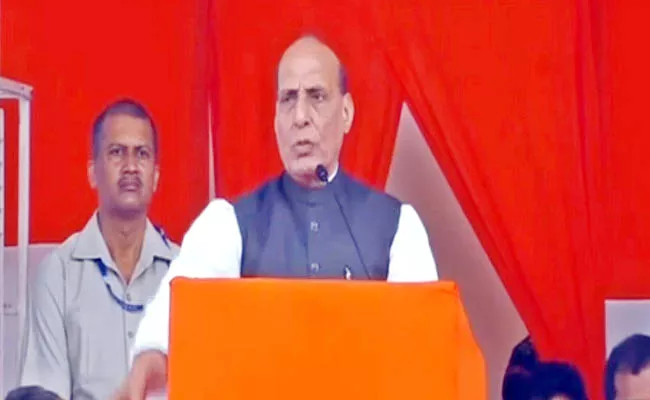 Rajnath Singh Serious Comments On KCR At Jammikunta Meeting - Sakshi