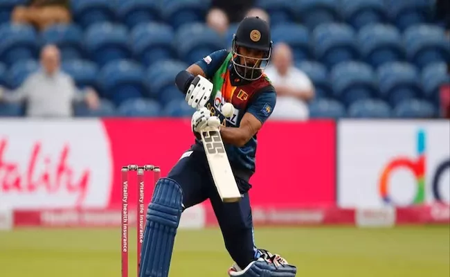 Sri Lanka Cricket lifts Danushka Gunathilakas ban - Sakshi