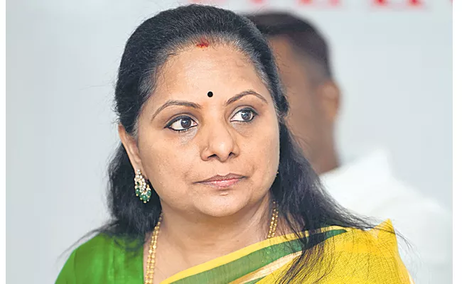 MLC Kavitha Serious Comments on BJP MP Dharmapuri Arvind - Sakshi