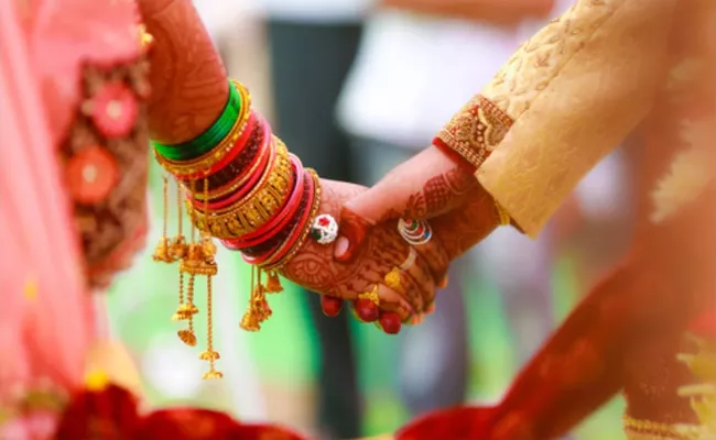 Rs 4 Lakh Crore Business In 23 Days For Indian Weddings - Sakshi