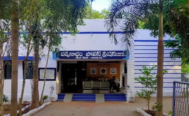 Visakhapatnam Padmanabham PS Third Degree Incident Three Suspended - Sakshi