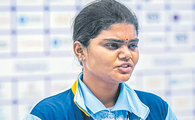 Asian Games Vennam Jyothi Surekha Top Spot In Womens Compound Archery - Sakshi