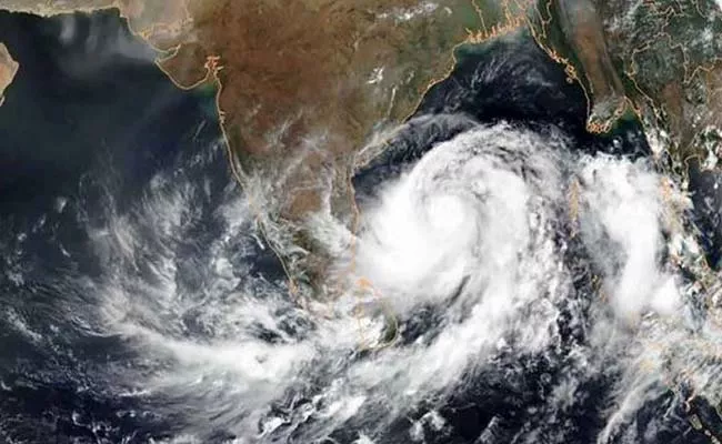 Low pressure in Bay of Bengal - Sakshi