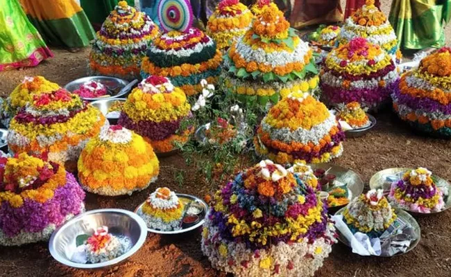 You Will Know About Bathukamma Panduga - Sakshi