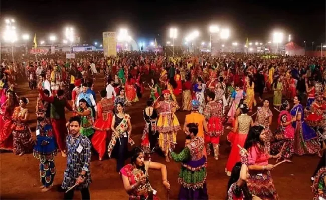 12 People Died in 24 hours in Navratri while Playing Garba - Sakshi