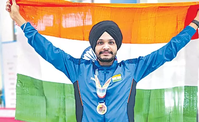 Bronze medal for Sarabjot - Sakshi