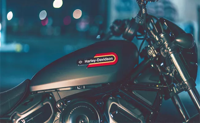 Harley Davidson Rs 5 30 lakh discount - Sakshi