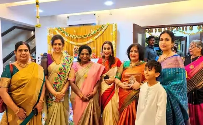 Vijayadashami Celebrations in Rajinikanth House - Sakshi